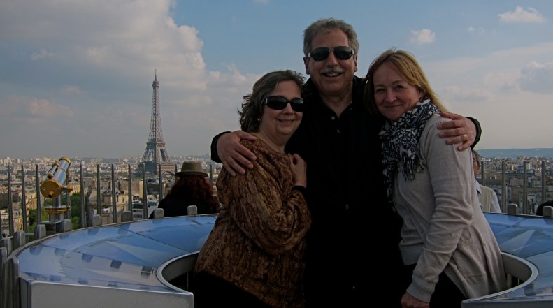 trois amis at top of Arc de Triomphe